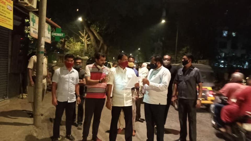 Took a night stroll at Shimpoli Road, Factory Lane, Station Road, and Chandavarkar Road for the safety of the citizens along with BJP Karyakartas.