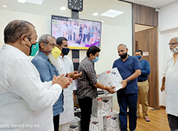 With an intention to help the patients under the grasp of corona and to overcome the shortage of oxygen caused due to Covid- 19; Oxygen Concentrator Machines were distributed to the RSS Sangh with the support received from Mr. Nitin Sunderji who shared th