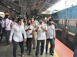 An exceptional and innovative travel plan and experience was executed for the 9th consecutive year through MLA Nitesh Rane for all the citizens of Konkan who wait eagerly for the arrival of Ganeshotsav.  As a part of this travel plan, a free special train