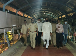 Inspected the Borivali Station Surrounding area late night and took note of the complaints from the local train commuters & localites. The cleanliness in the premises of Borivali Station West side as well as the harrassments caused by Addicts on the Sky W