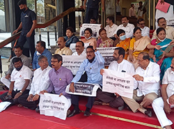 On the third day of the winter session, protested on the steps of Vidhan Bhavan against the wrong policies of Mahavikas government against the citizens alongwith my fellow BJP MLA??.