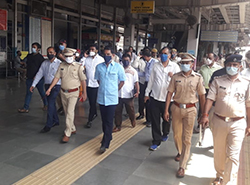  Inspected the Borivali Railway Station and also paid a visit to the 