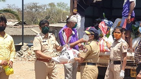 To help the people in need, during the time of this global emergency, today, the Police provided necessary support to distribute supplies to Adivasi Pada, Munda Pada, Jamdar Pada, Chhoti Dongri, Mothi Dongri, Babar Pada, etc. located in Gorai village, acr