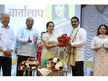 Shri. Sunil Rane in conversation with Hon.Smt.Hema Malini (MP) at Sailee International school,Gorai road,Borivali west