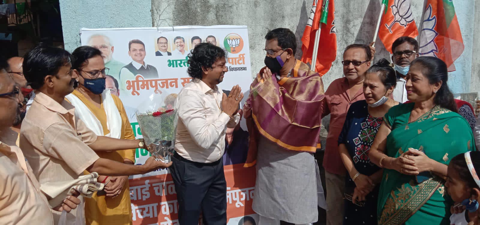 Perfomed Bhumi Pujan for the pathway work being carried out using MLA Development fund at ward no. 17, Padma Nagar, Chikuwadi, Borivali(W)  Corporator Mrs. Bina Doshi , Chikuwadi Federation President Mr.Bapu Gaikwad, BJP Padadhikaris and Karyakartas were 