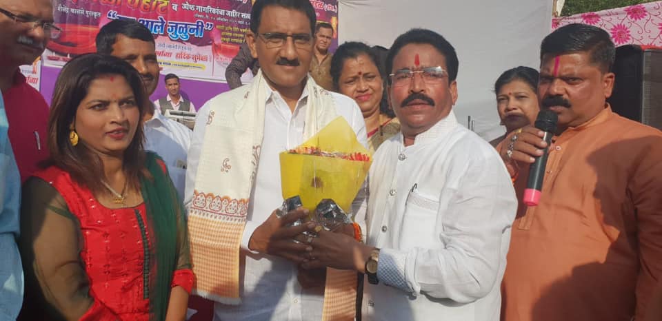 Shri. Sunil Rane attended the Diwali program organised by Sinhagarjana Mitra Mandal at Sec - 08, Charkop.