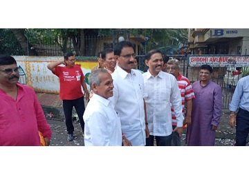 Shri. Sunil Rane attended the Diwali Pahat program organised by Chikuwadi Residents Welfare Association