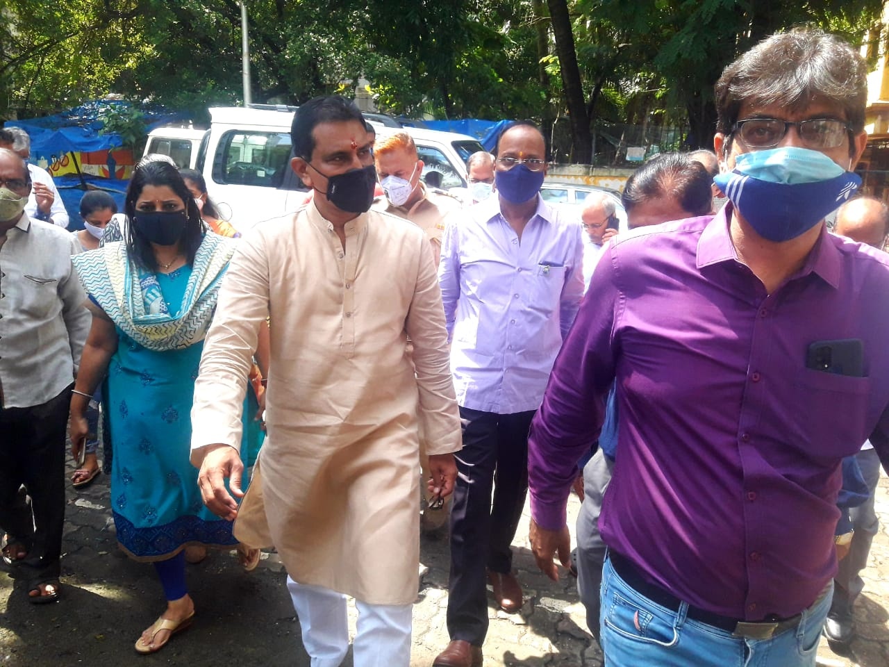 Performed the Bhumi Pujan at Chikuwadi, Joggers Park, Ward No.17, Borivali(W) for building a Protective Wall and installing an Iron Fence using BJP MLA Development Fund. Corporator Mrs. Bina Doshi, Former Corporator Mr.Shiva Shetty, BJP Padadhikaris and K