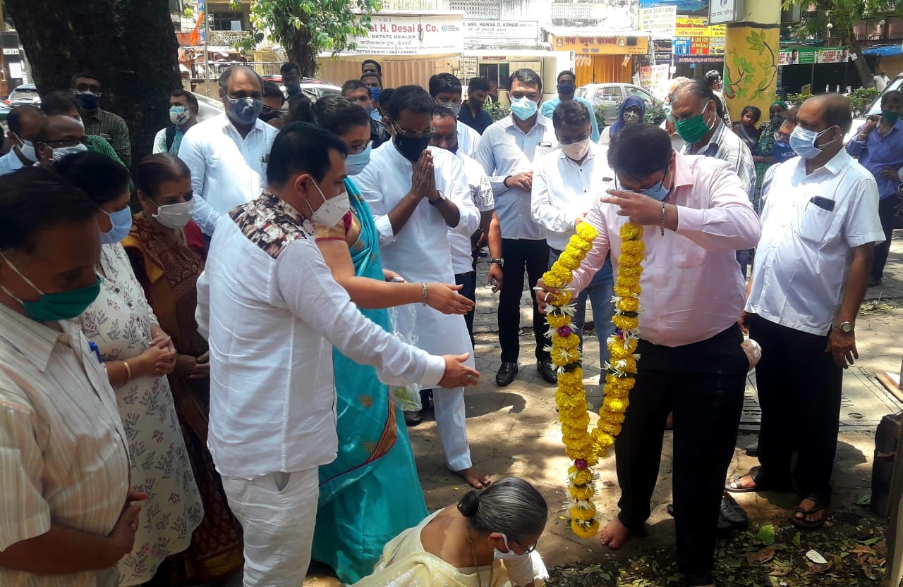 Attended the Bhumi Pujan at Shrishyamkunj Haveli, Chandavarkar Road, Borivali (W) for the Road Construction and Repairing work carried out using MLA Development Fund.
