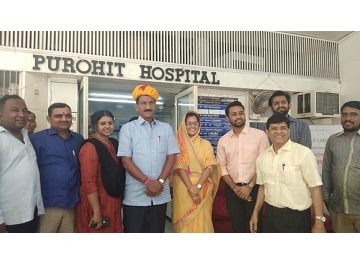 Shri. Sunil Rane feliciated by the Dignatories Of Purohit Samaj At Purohit Hospital.