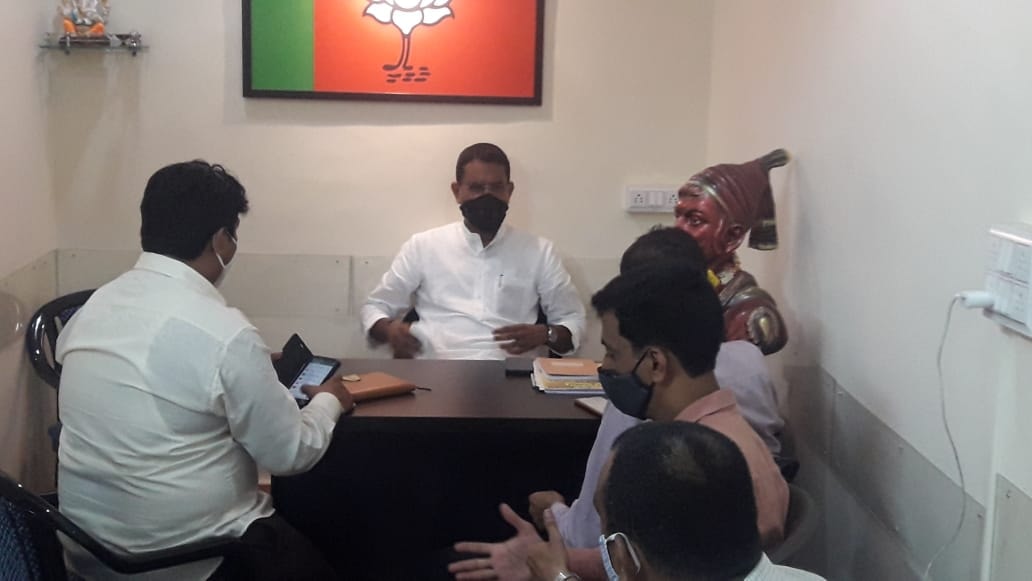 Conducted a meeting with the BJP karyakartas at BJP Borivali office in Ward 9 to discuss local issues!
