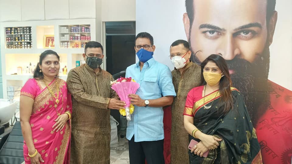 Attended the inauguration ceremony of 'AJ'S the Unisex Salon' near Chikuwadi Link Road in Borivali and wished owners Mr.Jayantrao Rane, and Mr.Ajit Pendukar all the best for their new venture.