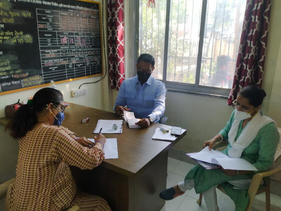 Visited the Borivali ration office for the monthly ration meeting and discussed regarding various issues. Corporator Mrs.Asawari Patil and BJP Karyakartas were also present.