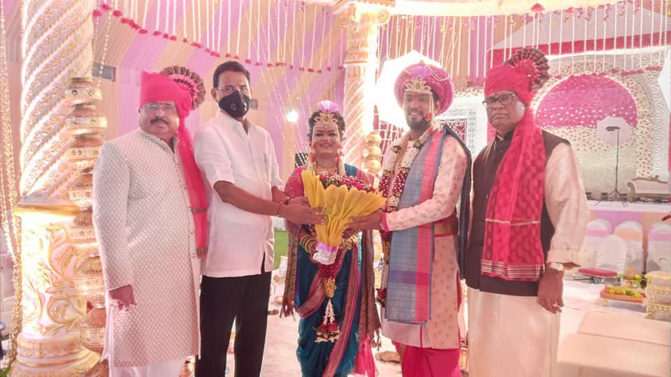 Attended the wedding ceremony of Neha, daughter of Mr. Laxman Dumre, Senior Inspector of Borivali Police Station, and wished her all the best for her future .