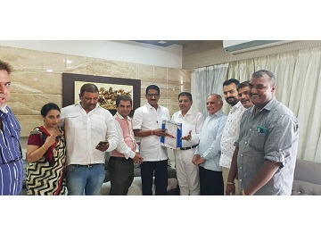 Shri. Sunil Rane felicitated by Vishwa Hindu Parishad & Bajrang Dal members.