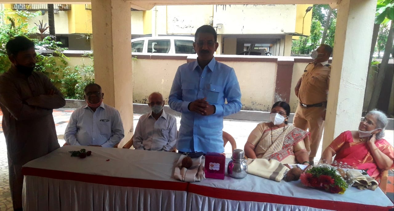 The representatives of Dhanashree Housing Society in Gorai-01, Ward No.16, Borivali(W), expressed their gratitude for the Flooring Work Completed in the premises of their building.  During the visit Corporator Mrs. Anjali Khedkar, BJP Padadhikaris and Kar