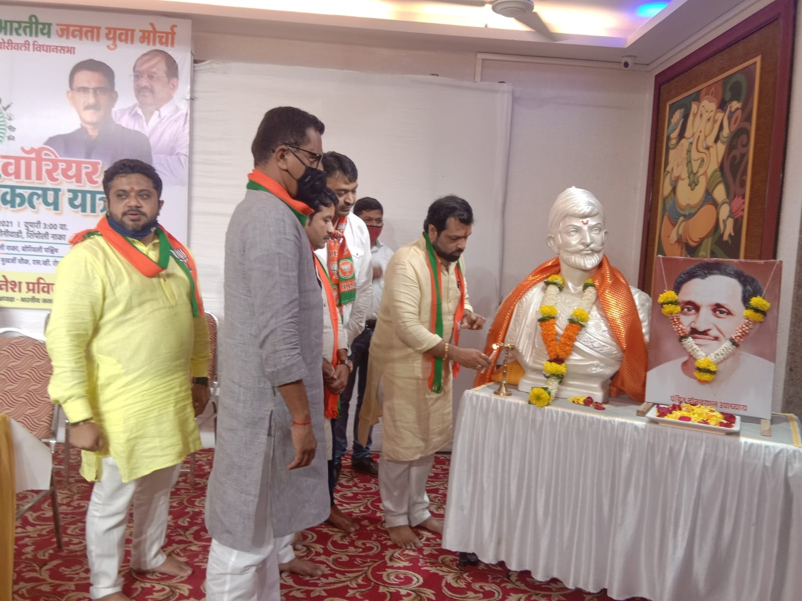 Bhartiya Janta Yuva Morcha organised 'Yuva Warrior Sankalp Yatra' at Soni Samaj Hall, Soniwadi, Shimpoli Naka and Library at Shyamaprasad Mukherjee Chowk, S.V. Road,  Borivali(W).  Sr. Corporator Mr. Pravin Shah, President of BJYM Maharashtra Mr. Vikrant 