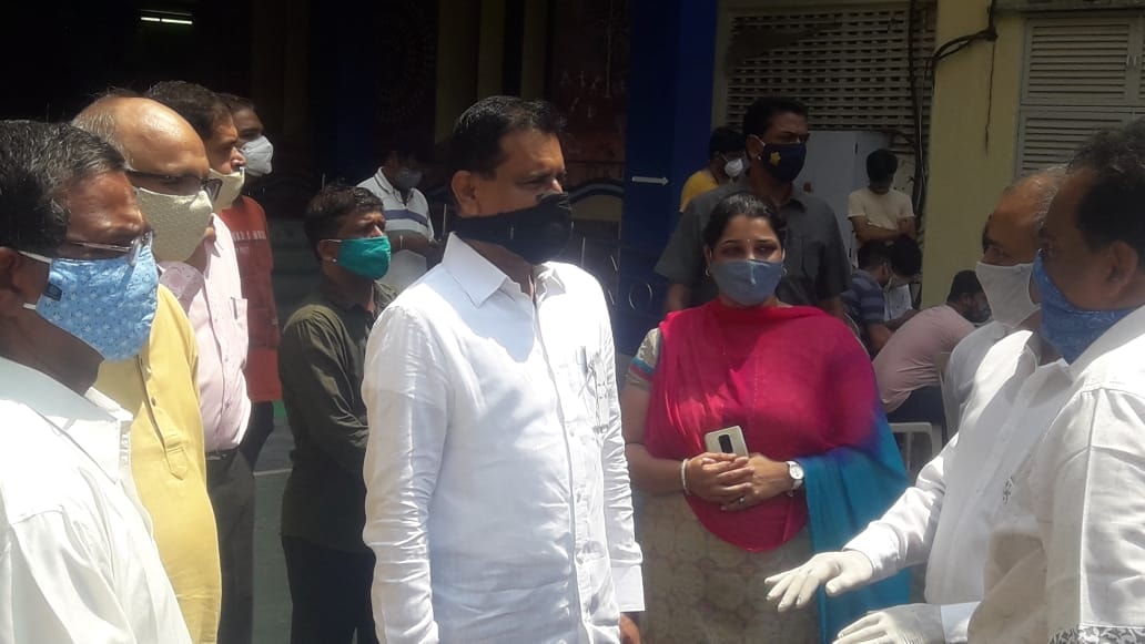 Attended the blood donation camp today organised by Rashtriya Swayansevsk Sangh with a commitment to collect 5000 blood bags and  curb the shortage of blood required to defeat corona at Oxford High School , Sector-5, Charkop  Kandivali (W).Highly Apprecia