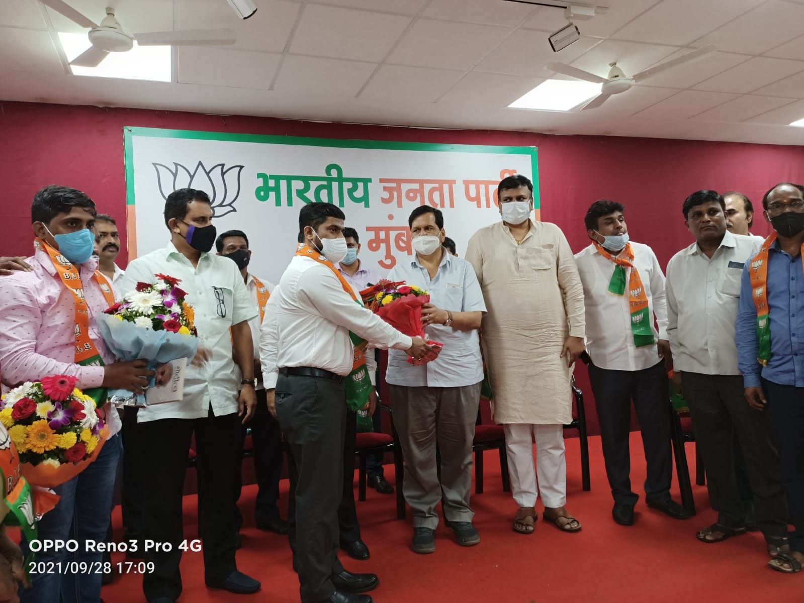 Attended a program held in BJP Office, Mumbai Central organised for all the Padhadhikaris who switched to Bharatiya Janata Party from Shivsena & Congress. BJP Mumbai President & MLA Shri. Mangal Prabhat Lodhaji , MLA Mr.Nitesh Rane and BJP Padadhikaris al