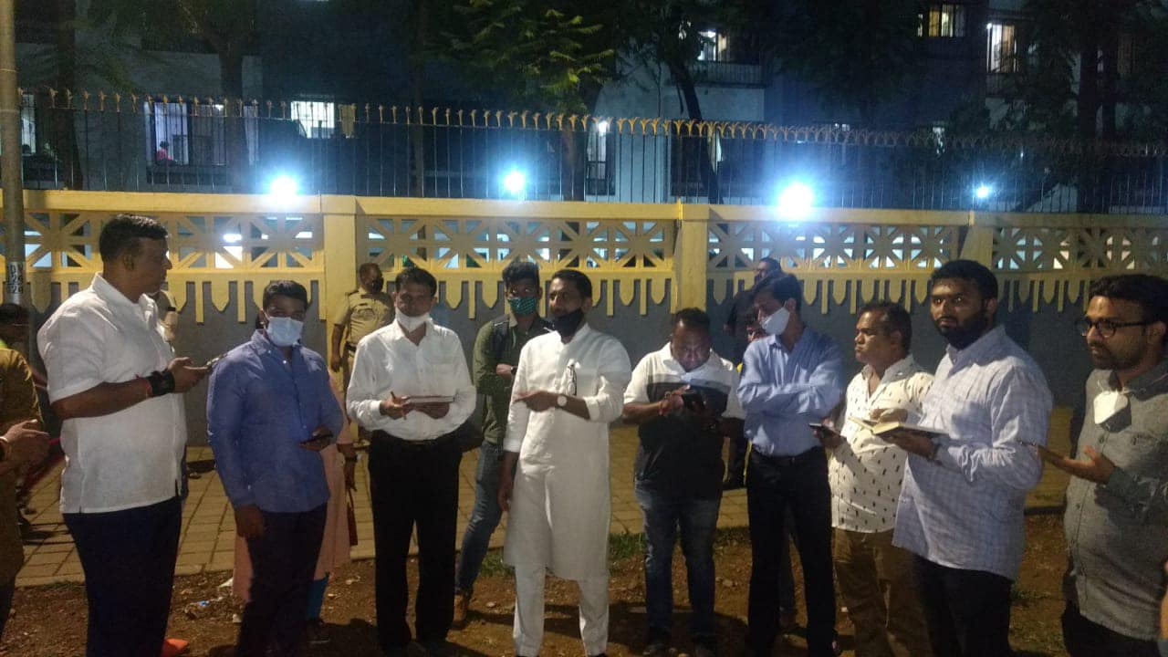 Inspected the preparation of 'Borivali Khel Mahotsava ' organized by Borivali Sports and Cultural Association. also discussed about interacted with the players about the festival.