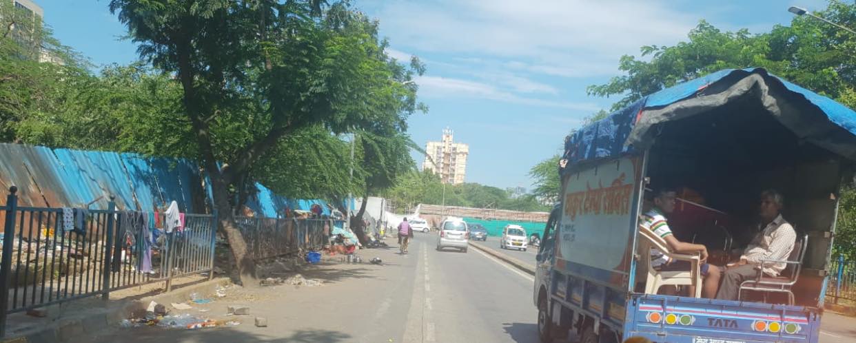 Encroachment that was observed a few days ago On the FootPath of R M Bhattad Marg has now been removed