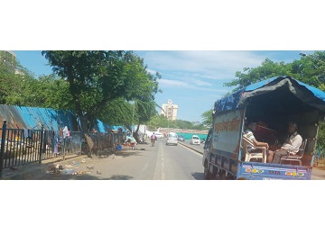 Encroachment that was observed a few days ago On the FootPath of R M Bhattad Marg has now been removed