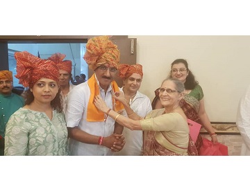 Shri. Sunil Rane took blessings at Shyam kunj Haveli, Borivali West