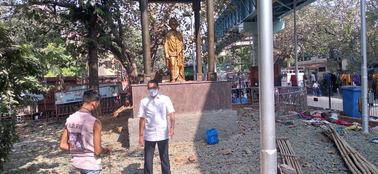 Inspected the beautification work of Swami Vivekananda Chowk at Borivali West, which is being carried out using MLA Development Fund!