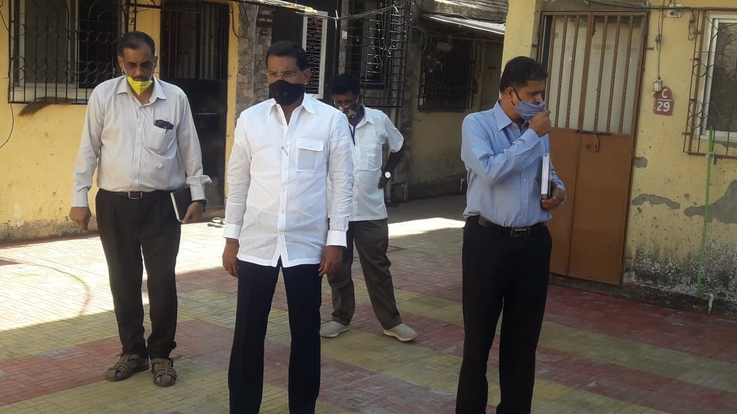 Inspected the ongoing Flooring work in Rudraksha Housing Society, Plot no 808, and also visited citizens facing water related issues in Charkop sector 8 along with the BJP Karyakartas this evening!