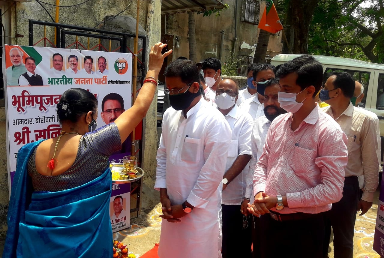 Performed Bhumi Pujan at Sainath C.H.S. Ltd, Plot No. 238, RSC- 42,  Gorai -2, Borivali (W) for the flooring work carried out using MLA Development Fund.  Former Corporator Mr. Shiva Shetty , BJP's Post Holders and Karyakartas were also present in the Bhu