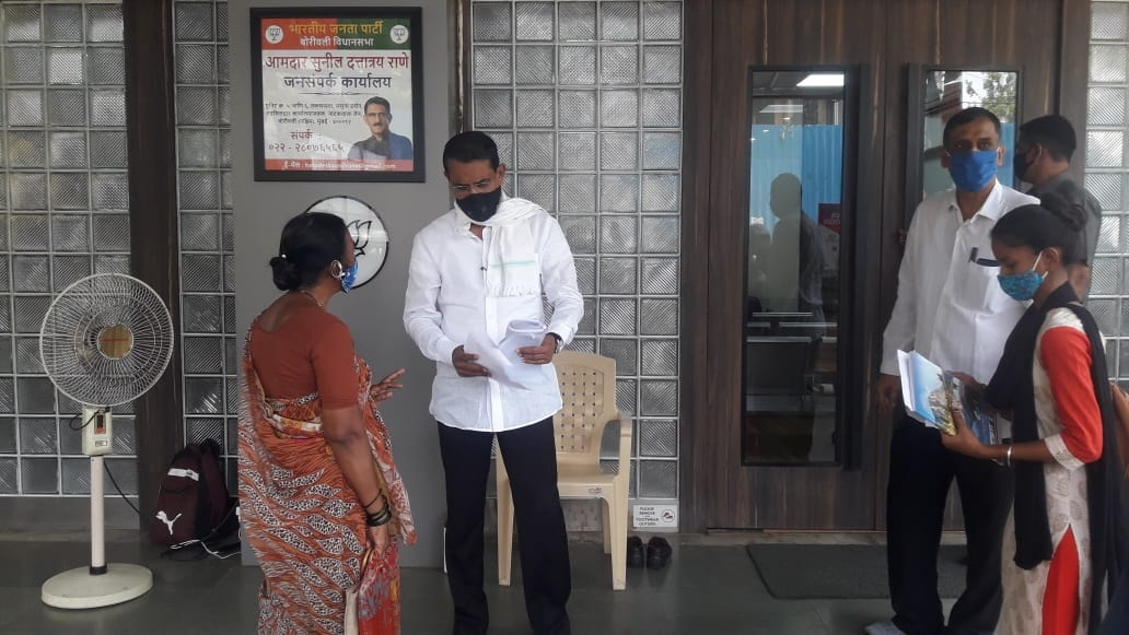 Residents of Borivali visited the Borivali BJP Public Relations Office to discuss their grave concerns due to covid 19 situation and its impact on them!