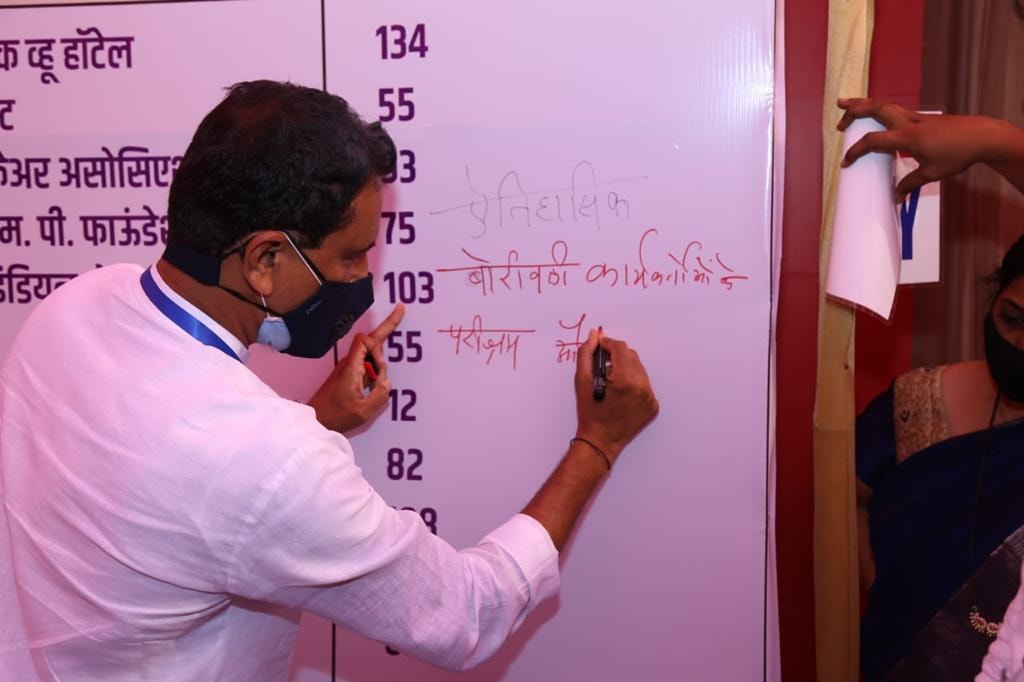Under the initiative by MP shri. Gopal Shetty , a mission to collect 5000 blood bags to overcome shortage of blood crisis caused due to Covid-19, solely BJP Borivali Vidhansabha?? team without the support of any associations recorded a historic collection