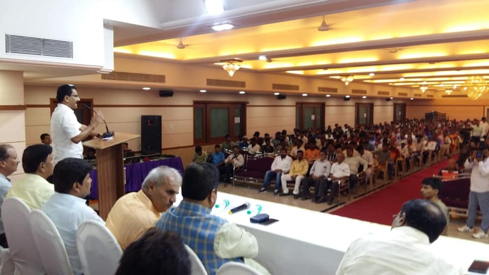 Shri. Sunil Rane Attended the Jahir Sabha at Magathane Vidhansabha along with MLA & Vice President Maharashtra, Shri. Pravin Darekar & Urban Development State Minister Shri. Yogesh Sagar