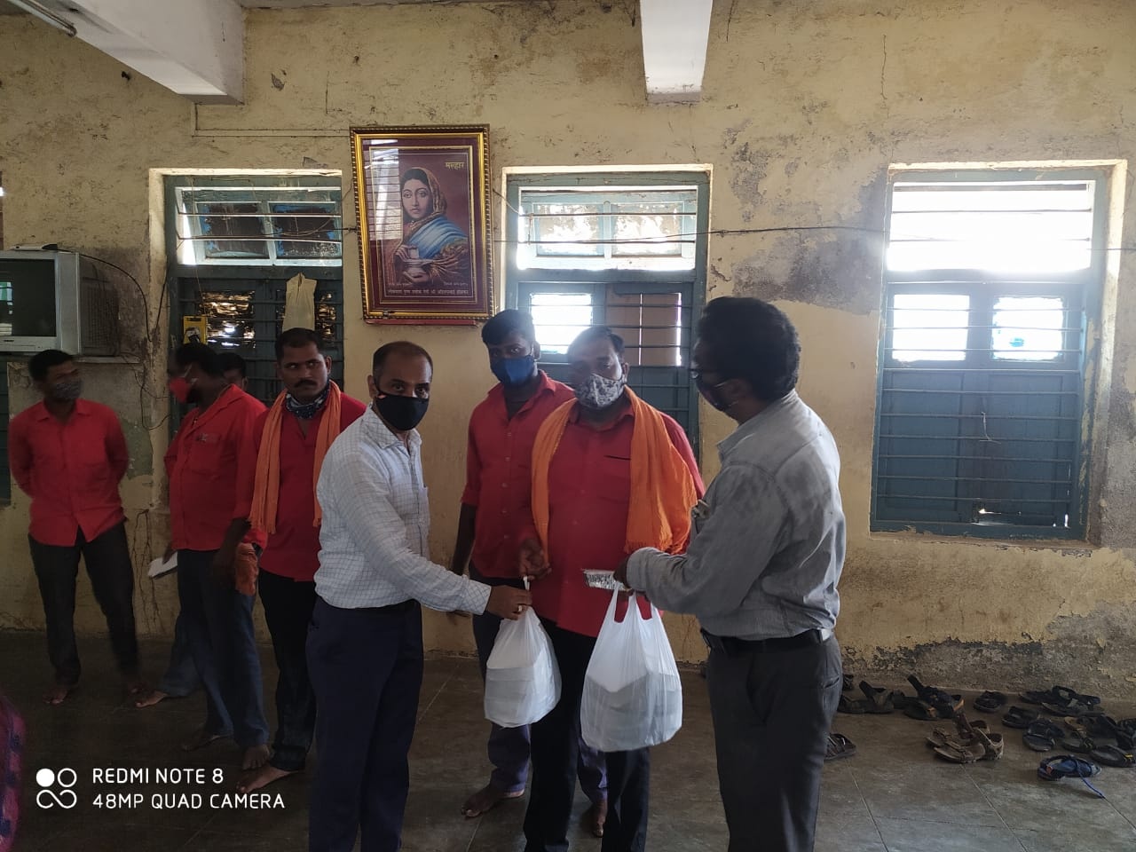 Food Kits were distributed to Railway Licensed Porters at Borivali Railway Station in these difficult situations caused due to the Covid-19 pandemic!