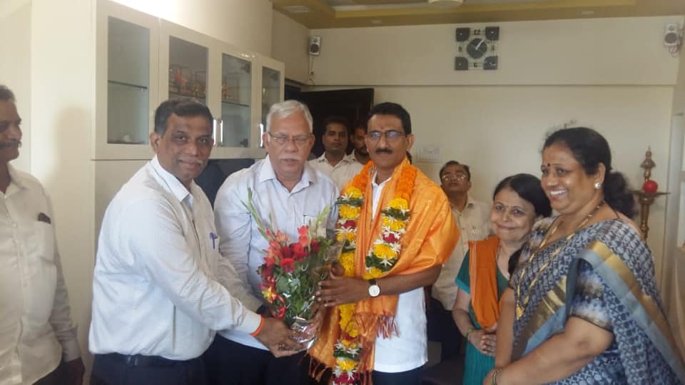 Shri. Sunil Rane seeking blessings from Senior Leader Shri. Vilas Potnis ji , MLC, Shiv Sena