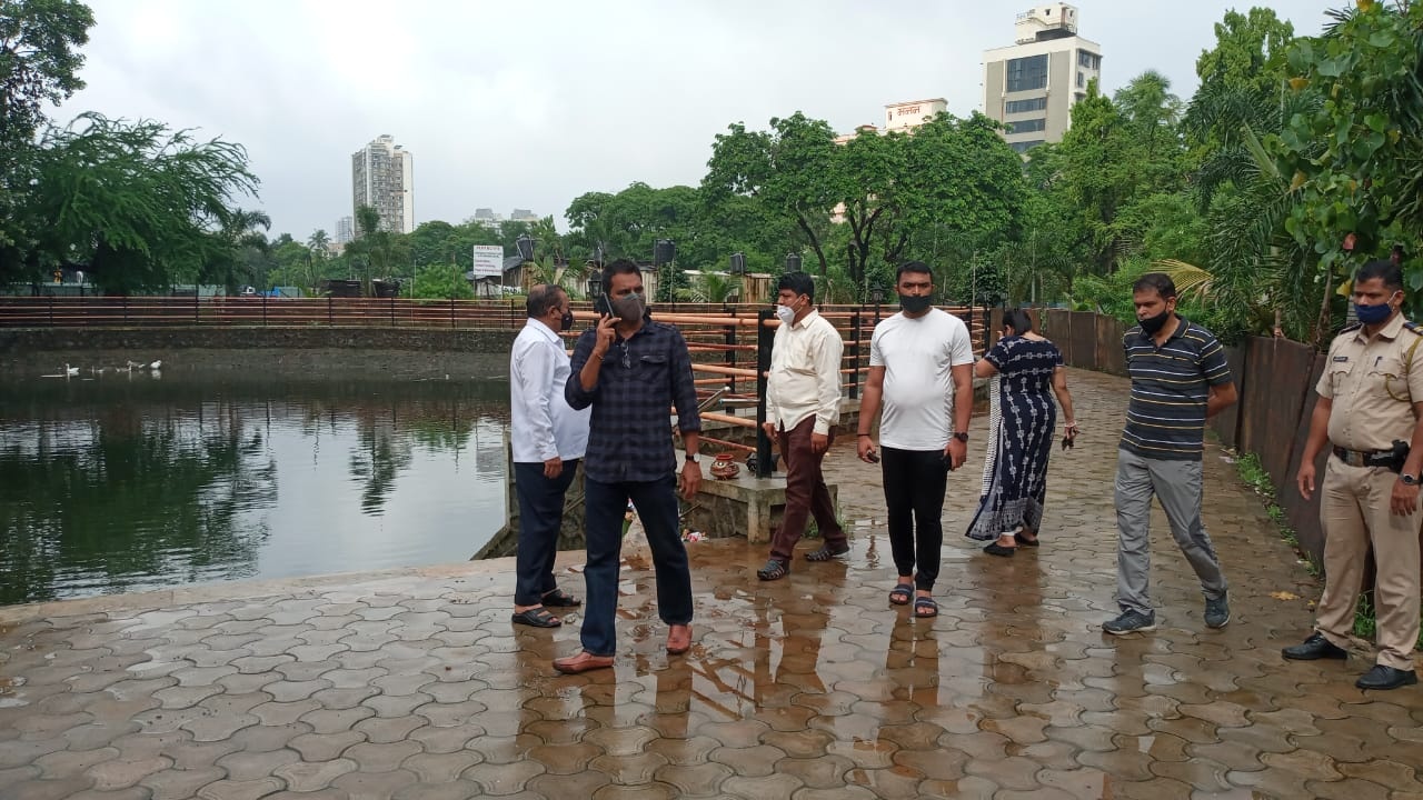 Visited Gavdevi Lake at Shimpoli, Borivali and Inspected the sanity of the surrounding areas maintained during the Monsoons. Corporator Mr. Pravin Shah was also present during the visit !