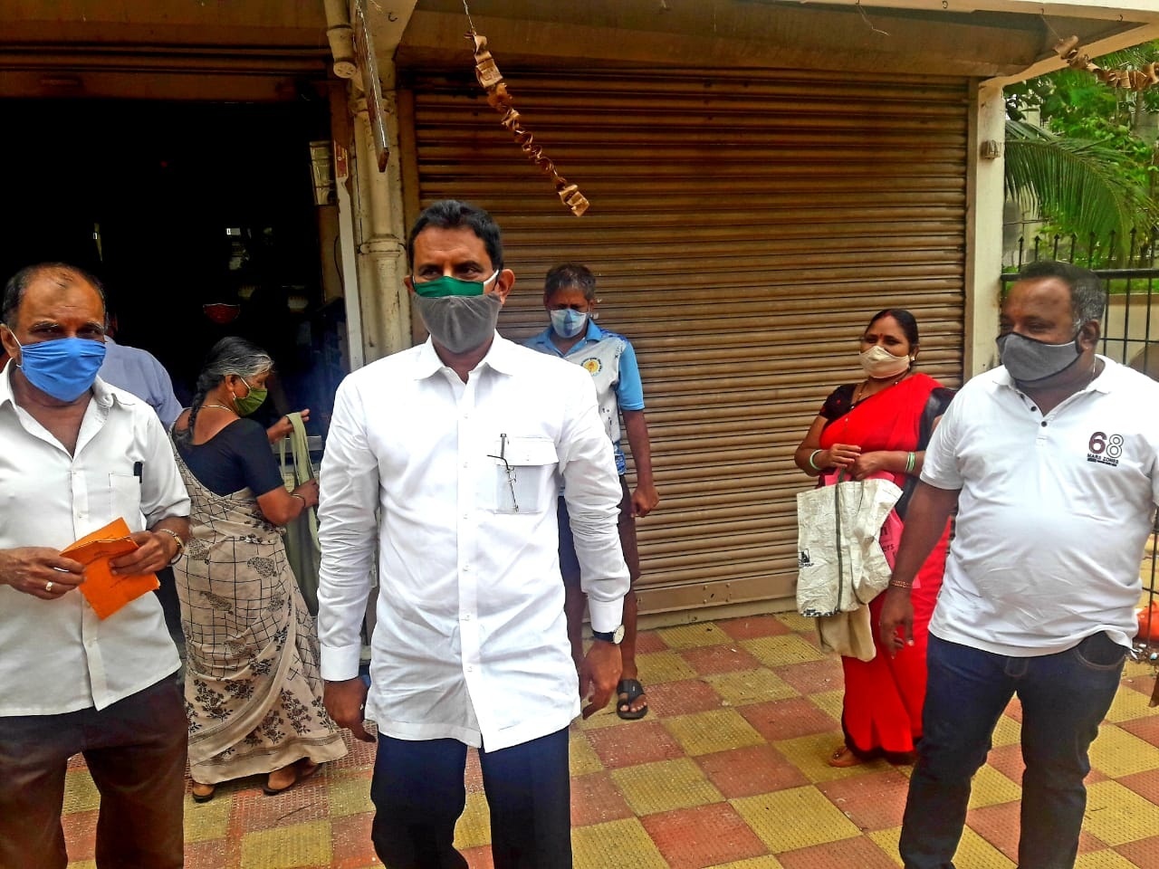 Visited Shop no.UMUM 43 G 227, Opposite Pragati School, Gorai-2, ward no.9,Borivali (W) and interacted with the locals to understand their problems related to ration shops during the ongoing campaign 