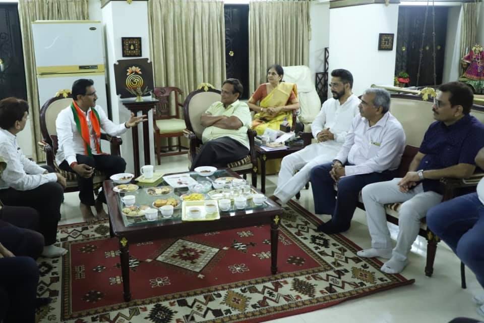 Shri. Sunil Rane visited residence of Dr Bipin Doshi and Dr. Ranaben Doshi