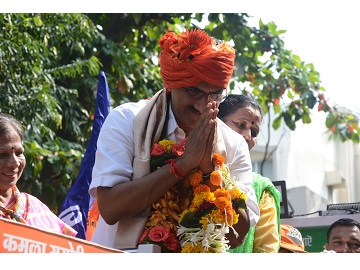 Shri. Sunil Rane attended election rally at Ganesh Nagar,Charkop sector No.3 with all the party workers.