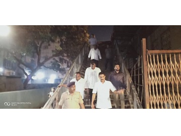 Shri. Sunil Rane took a night round around Borivali Dattapada Pedistrain Subway, Skywalk, Flyover for checking the security of the area.