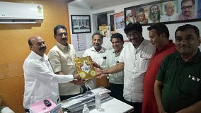Shri Sunil Rane was glad to be invited by the officials of Jain Derasar, located at Carter Road 4, for their upcoming function.