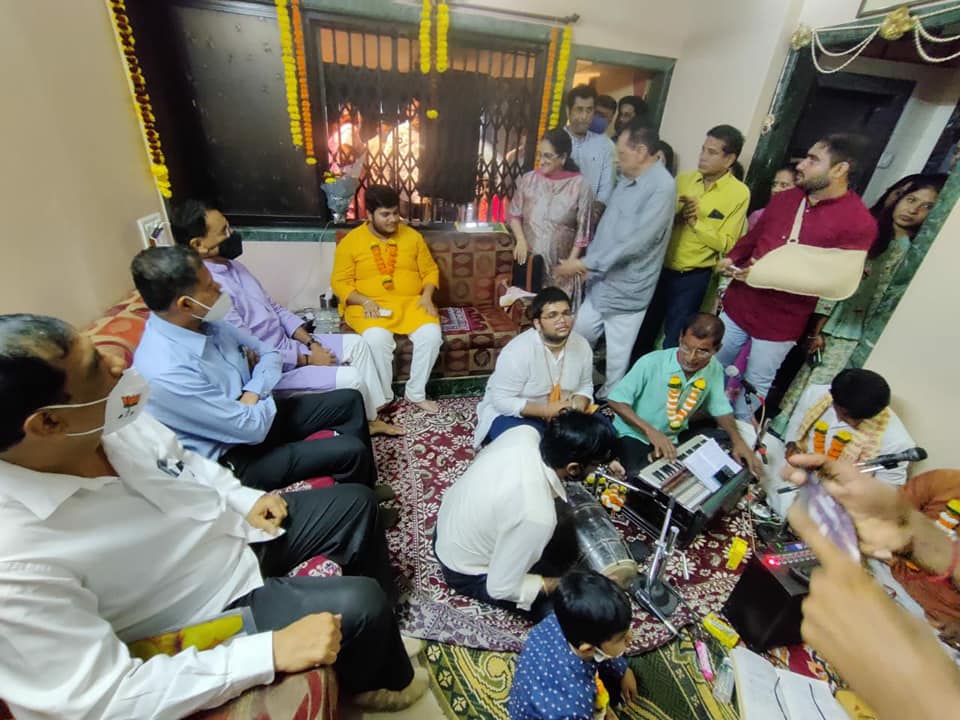 Attended Mahapuja at the residence of Adv.Hemal Kanani in Saibaba Nagar, Dwarkesh Park in Borivali West.