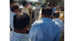 Shri. Sunil Rane interacted with few local residents to solve the issues regarding the Borivali Skywalk.