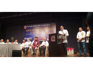 Shri. Sunil Rane attended Seva Sarthi Autorickshaw and Taxi Transport union's first year anniversary 'Grand Family Celebration' at Prabodhankar Thackeray Theatre, Borivali west