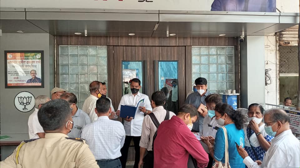 Members of Kastur Park, Civic Federation, Shimpoli in Borivali constituency visited BJP Borivali Office today. Met them and discussed regarding problems faced by the citizens.