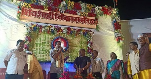 Shri. Sunil Rane Attended Satyanarayan Pooja at various societies located in Borivali Constituency. Also interacted with the citizens present for the pooja.