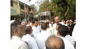 Shri. Sunil Rane attended The residents of the 845 Surya Darshan Society, Charkop have been facing issues with the illegal handcart parking of the vendors near their surrounding area. Thus, interacted with the residents to solve their issues as quickly as