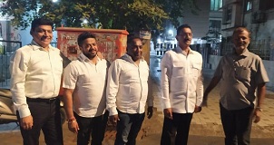 Shri. Sunil Rane took a late night round at Paranjape Colony, Chandavarkar road, Borivali to review the security & citizen safety around the area.