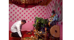 Shri Sunil Rane was blessed to be invited Satyanarayan Pooja organized by Mitradham Cooperative Housing Society in Sector 5, Kandivali West. Took the blessings of the Lord and interacted with the residents present there.