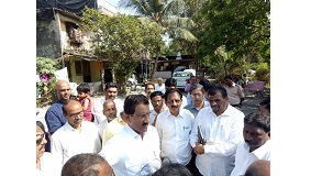Shri. Sunil Rane stopped by unauthorized huts built opposite plot no. 857 with a MHADA officers. The MHADA officers assured to take down the huts within a week.